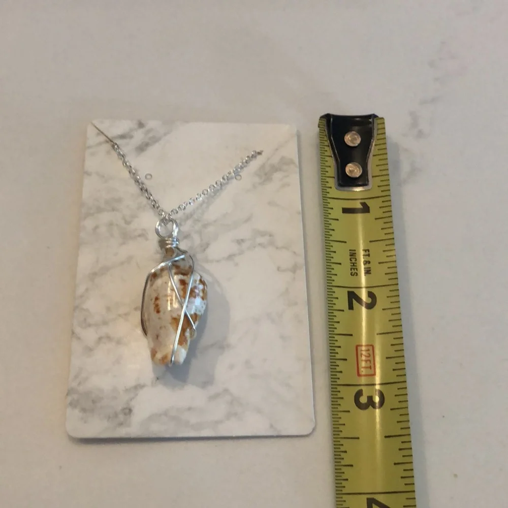 Handmade nwt silver wire wrapped shell necklace